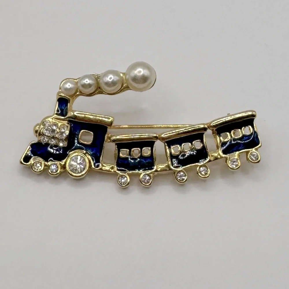 VINTAGE Pearl, Crystal & Enamel Locomotive Train Brooch
